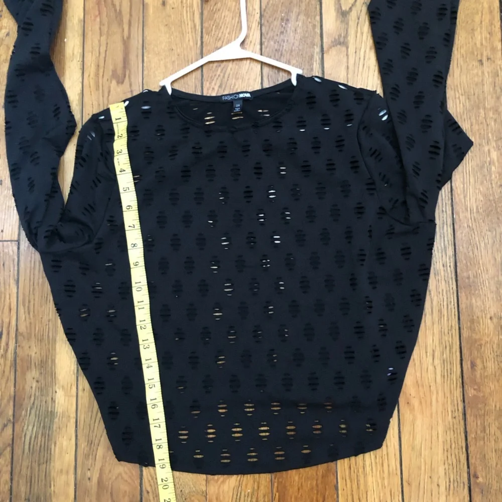 Fashion Nova Black Laser-Cut Long Sleeve Crop Top- size 2X